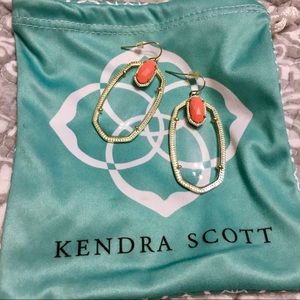 KENDRA SCOTT EARRINGS✨